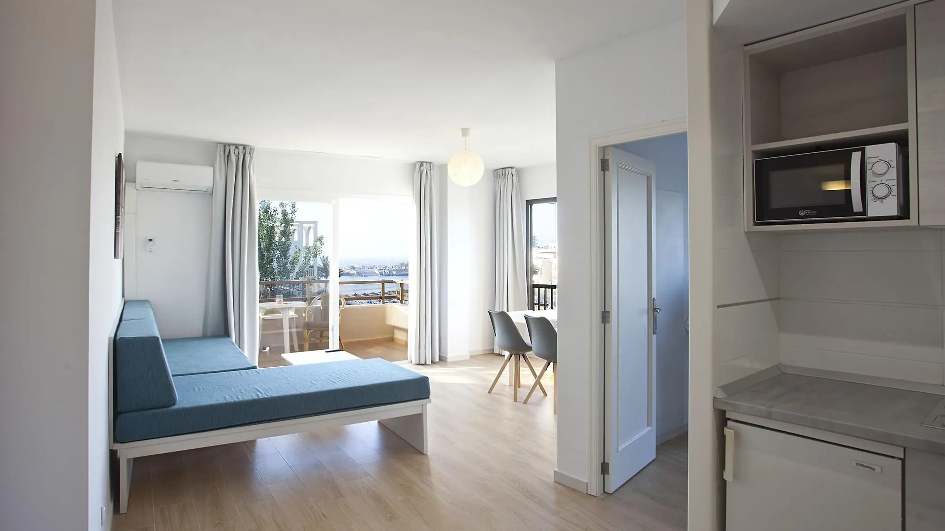 Bj Playamar Hotel & Apartamentos S'Illot  2*, S'Illot (Mallorca) Spain