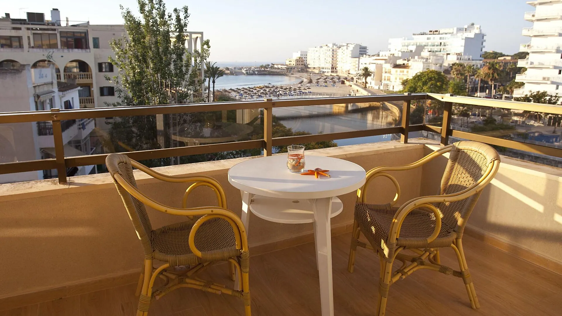Bj Playamar Hotel & Apartamentos S'Illot  S'Illot (Mallorca)