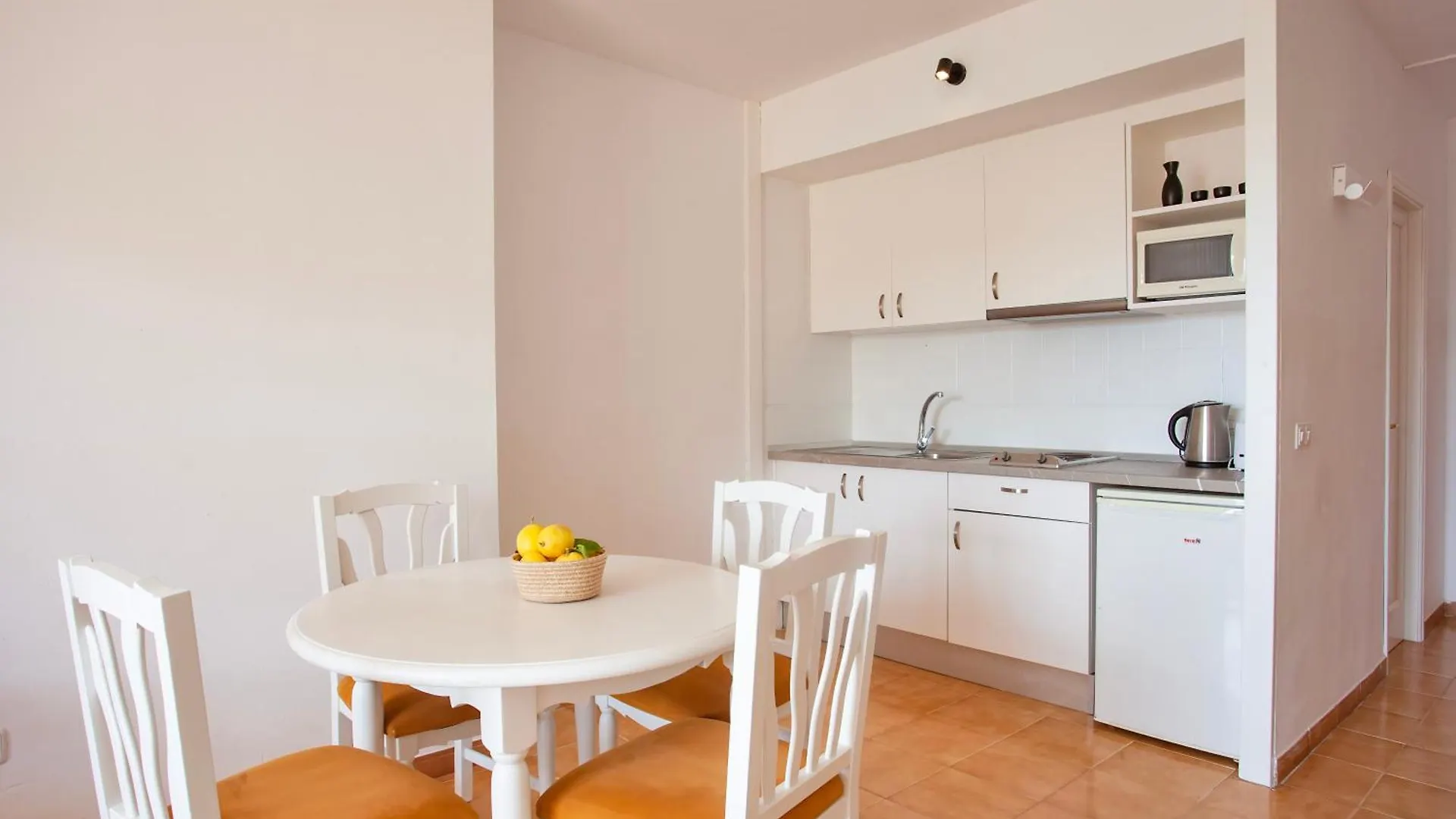 Bj Playamar Hotel & Apartamentos S'Illot