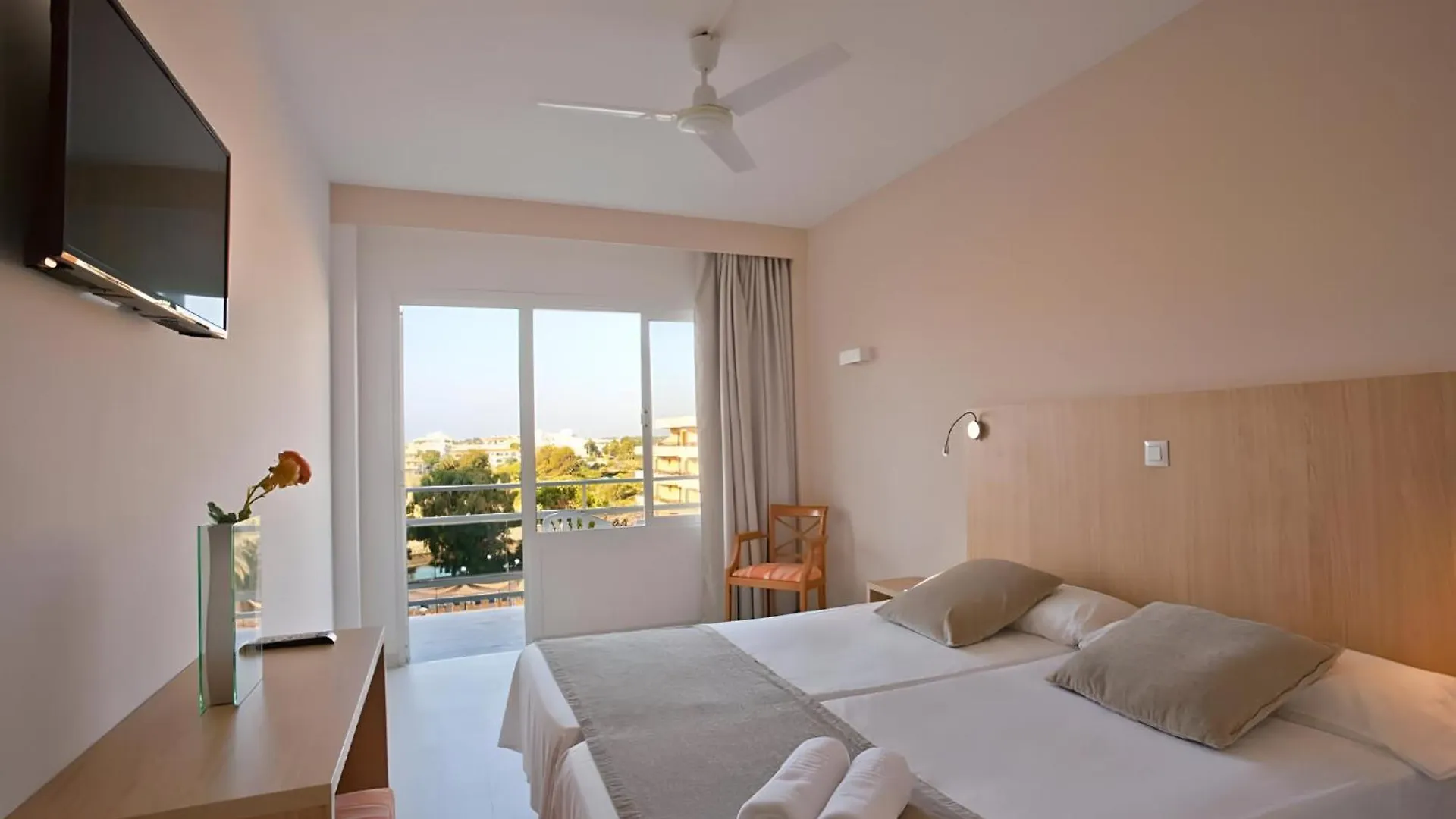 Aparthotel Bj Playamar Hotel & Apartamentos S'Illot
