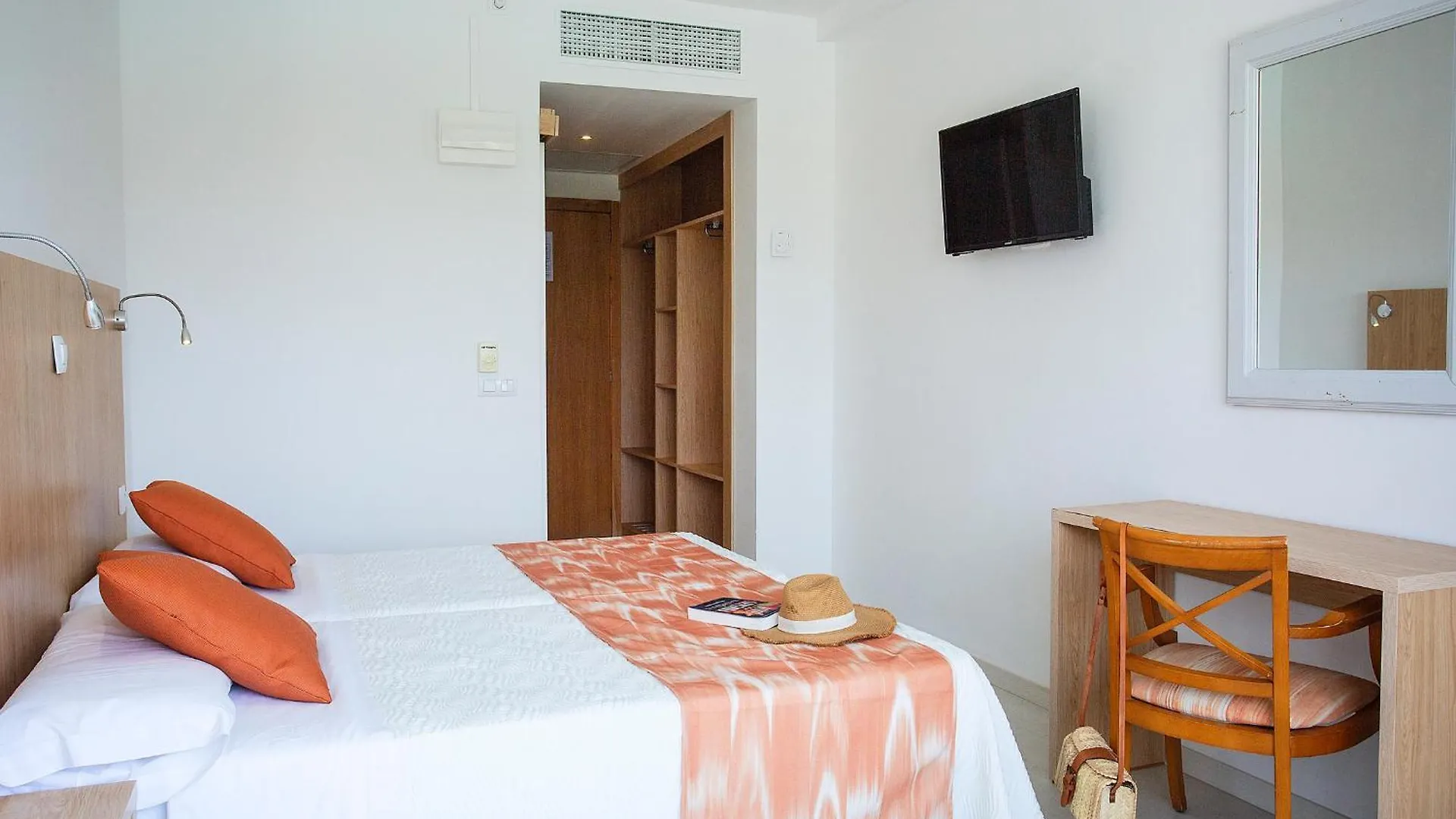 Bj Playamar Hotel & Apartamentos S'Illot  Aparthotel S'Illot (Mallorca)