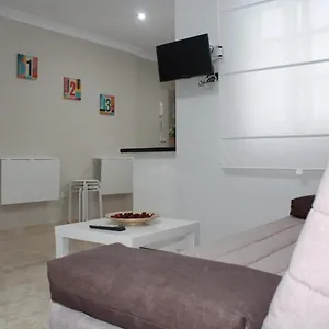 https://nice-and-new-studio-very-close-to-the-city-center.hotelsinnerja.org